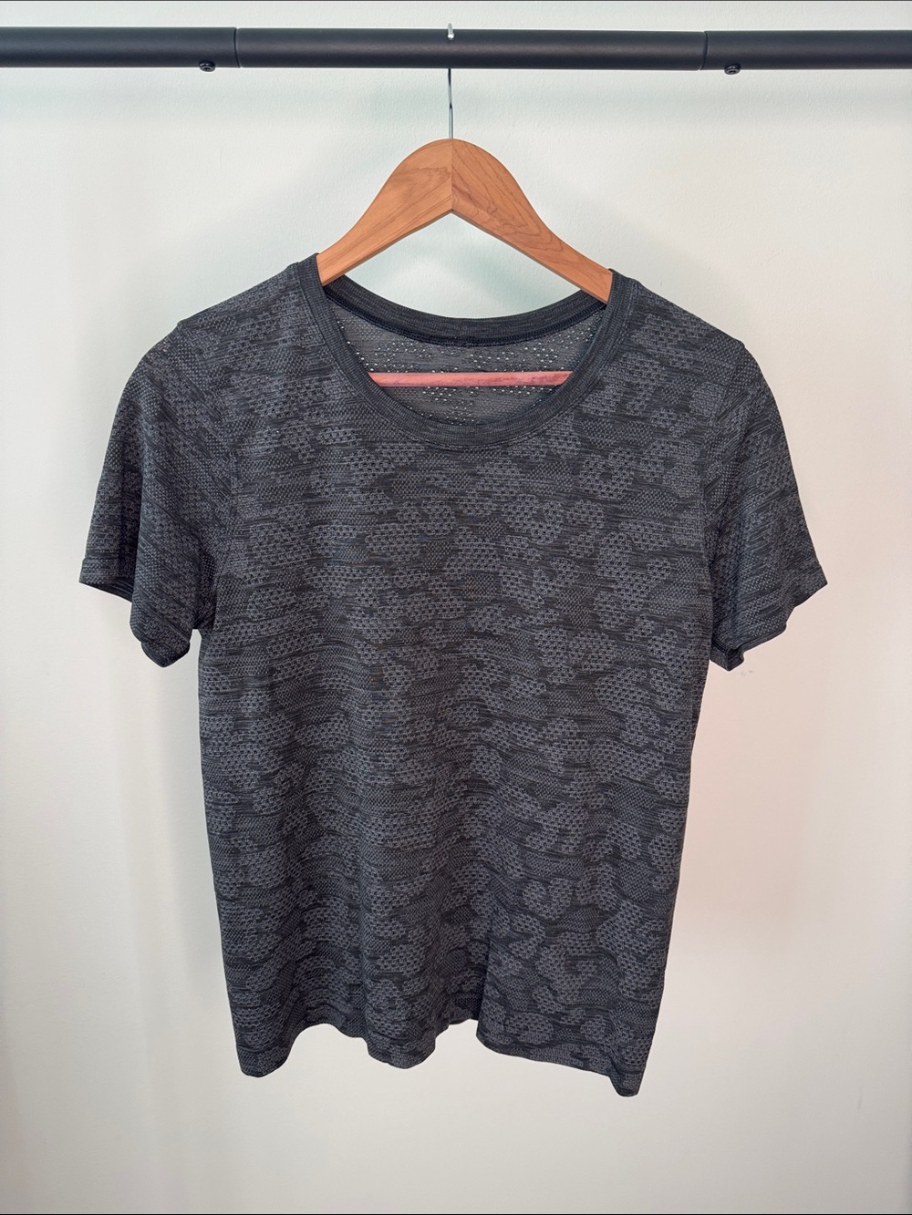 lululemon athletica Short Sleeve Crew Tee - Charcoal with Subtle Pattern
